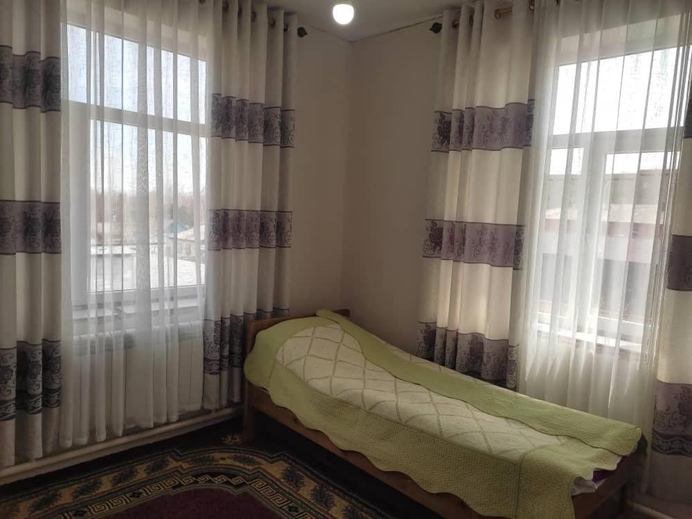 Emir Guest House In Каракол Екстериор снимка