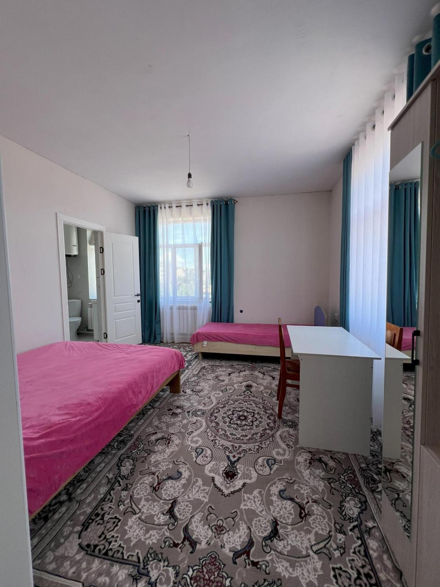 Emir Guest House In Каракол Екстериор снимка