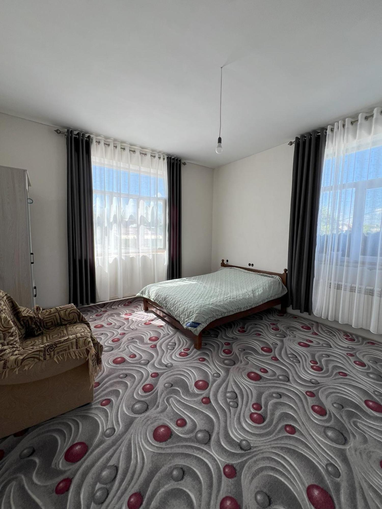 Emir Guest House In Каракол Екстериор снимка